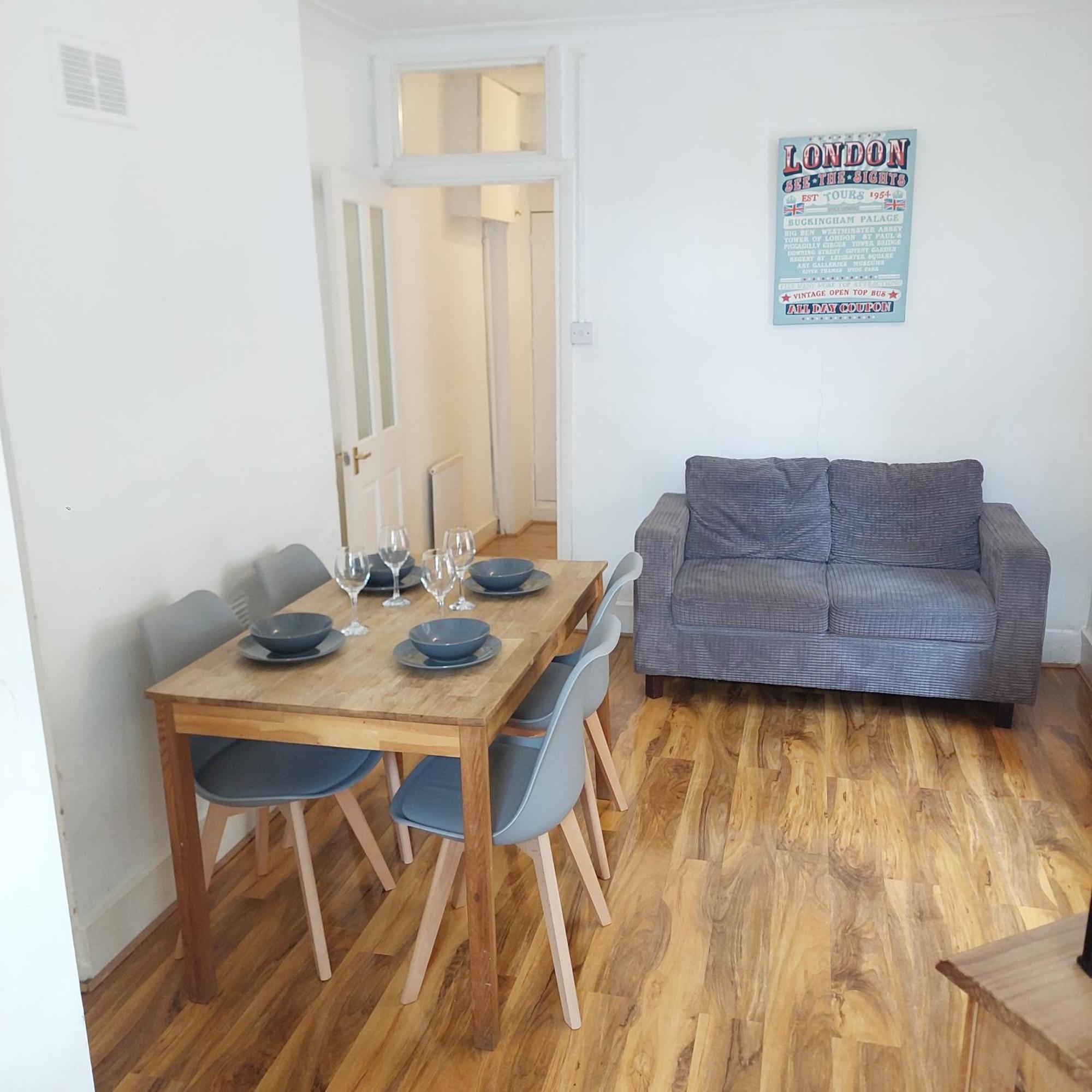 2 Bedroom Apartment, Fortescue Road London Exterior photo